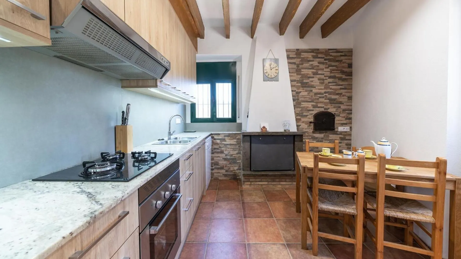 Rustic Style Villa Near Pyrenees Beach L' Escala